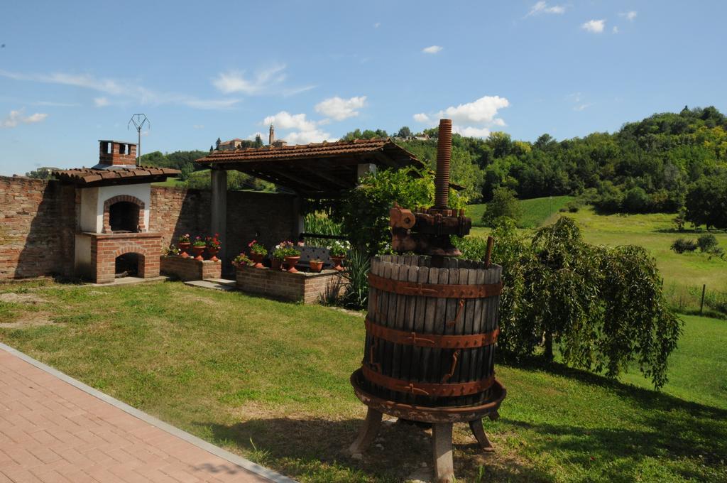 B&B La Coccarda CastellʼAlfero Dış mekan fotoğraf