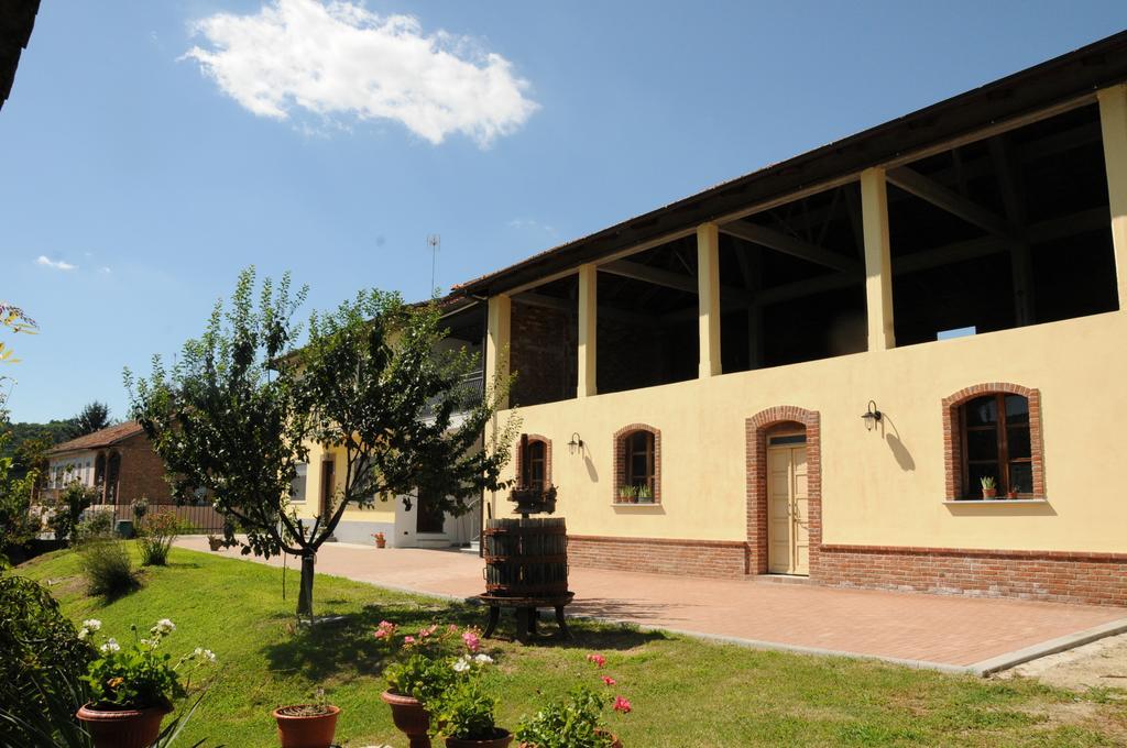 B&B La Coccarda CastellʼAlfero Dış mekan fotoğraf